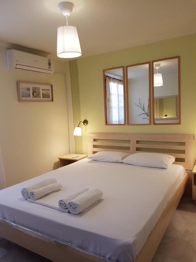 Nefeli Seaside Apartments Polychrono Extérieur photo