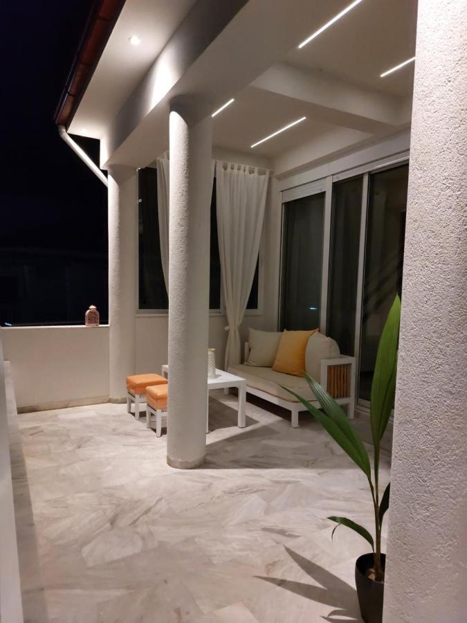 Nefeli Seaside Apartments Polychrono Extérieur photo