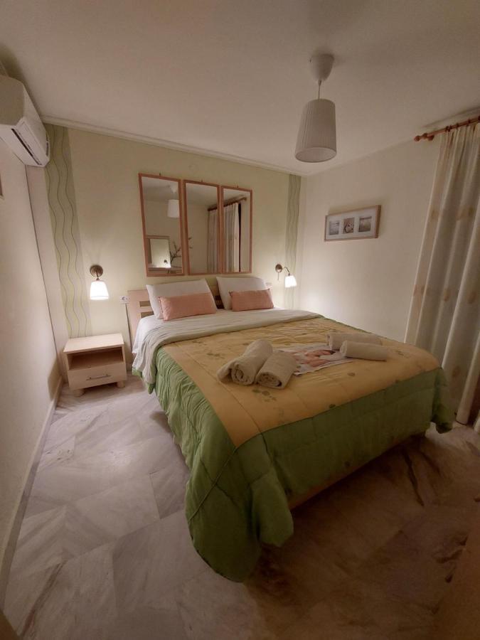 Nefeli Seaside Apartments Polychrono Extérieur photo