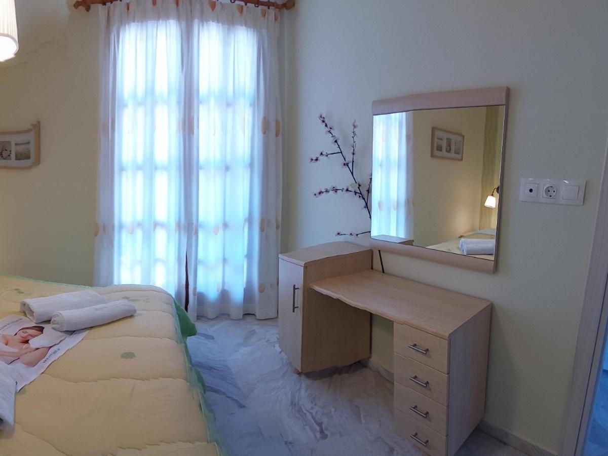 Nefeli Seaside Apartments Polychrono Extérieur photo