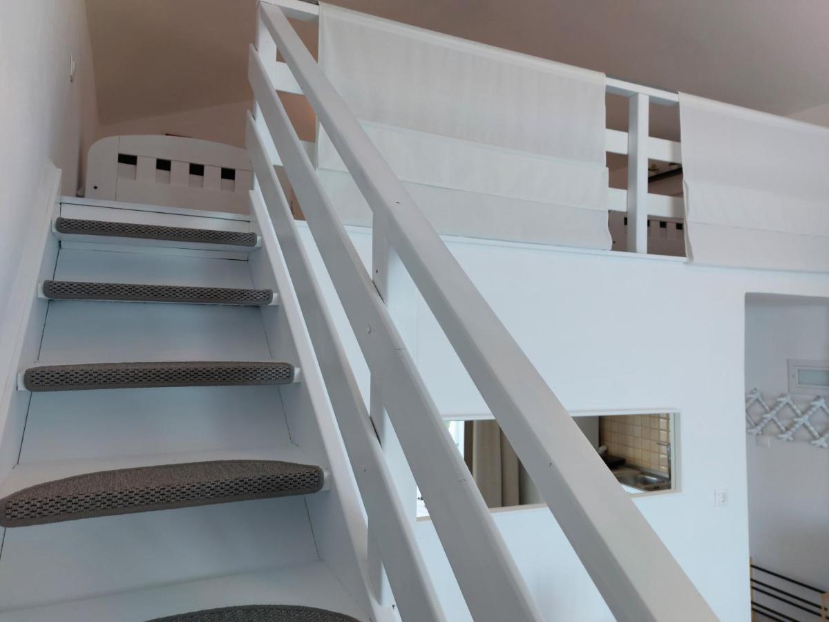 Nefeli Seaside Apartments Polychrono Extérieur photo